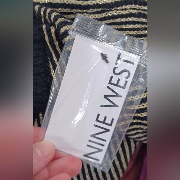 NWT Nine West Metallic Gold and Black V-neck Sweater - Picture 3 of 8